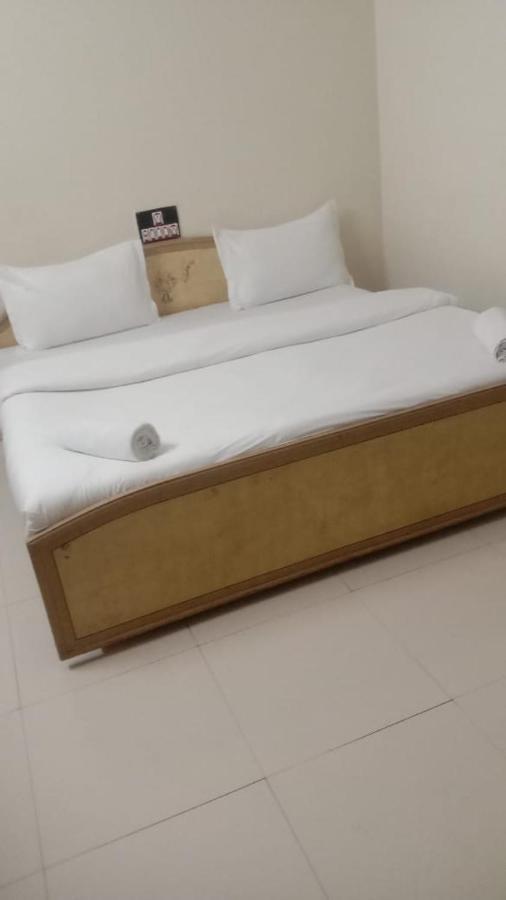 Hotel Rajdhani Halol Экстерьер фото
